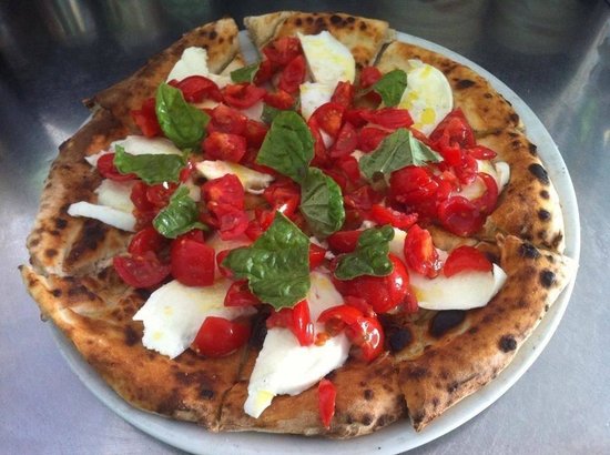 19.3 Focaccia Caprese 