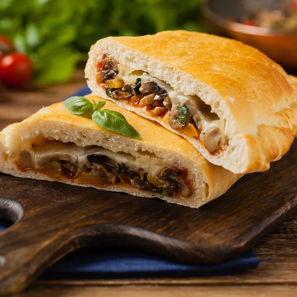 7.4 Pizza Frita de Salsiccia e Funghi 